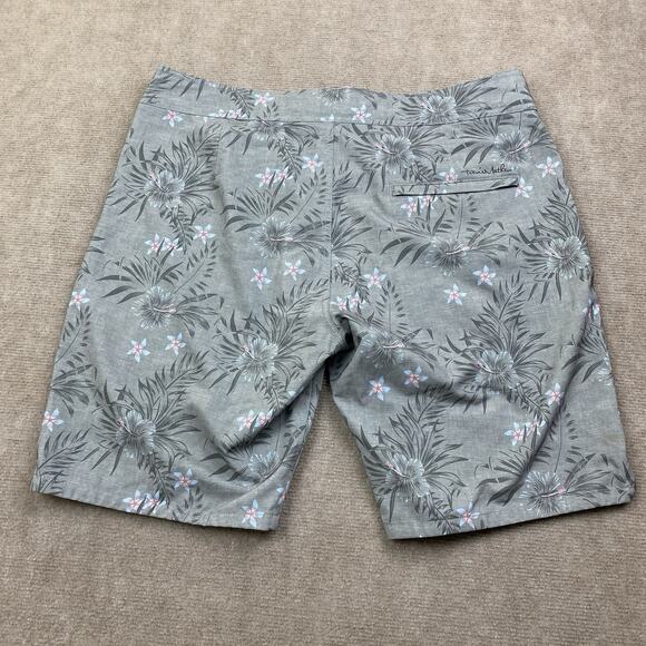 Travis Mathew Boardshorts Gray Floral Print Shorts Men’s Size Large - Picture 7 of 14